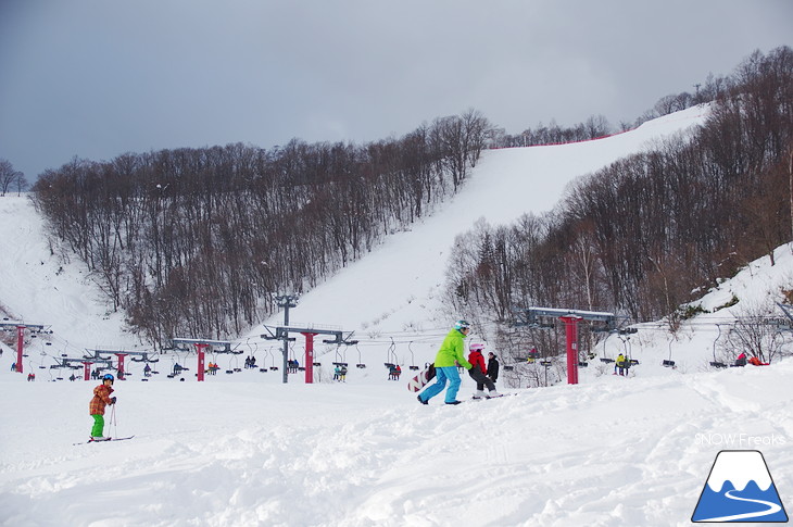 朝里川温泉スキー場 強風にも負けずリフト運行！絶景と急斜面が魅力の穴場ゲレンデ♪